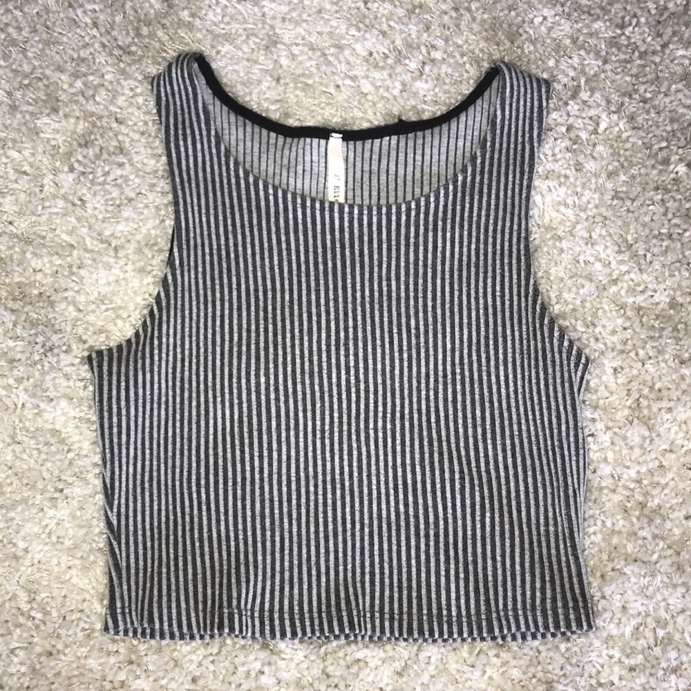 🐾 Ribbed Crop